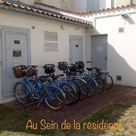 Eole, Idealement Situe Sur Le Port De St Martin De Re Saint-Martin-de-Re Bagian luar foto