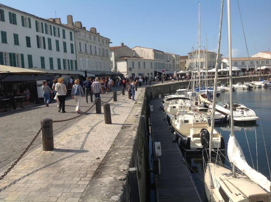 Eole, Idealement Situe Sur Le Port De St Martin De Re Saint-Martin-de-Re Bagian luar foto