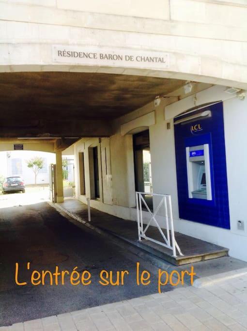Eole, Idealement Situe Sur Le Port De St Martin De Re Saint-Martin-de-Re Bagian luar foto